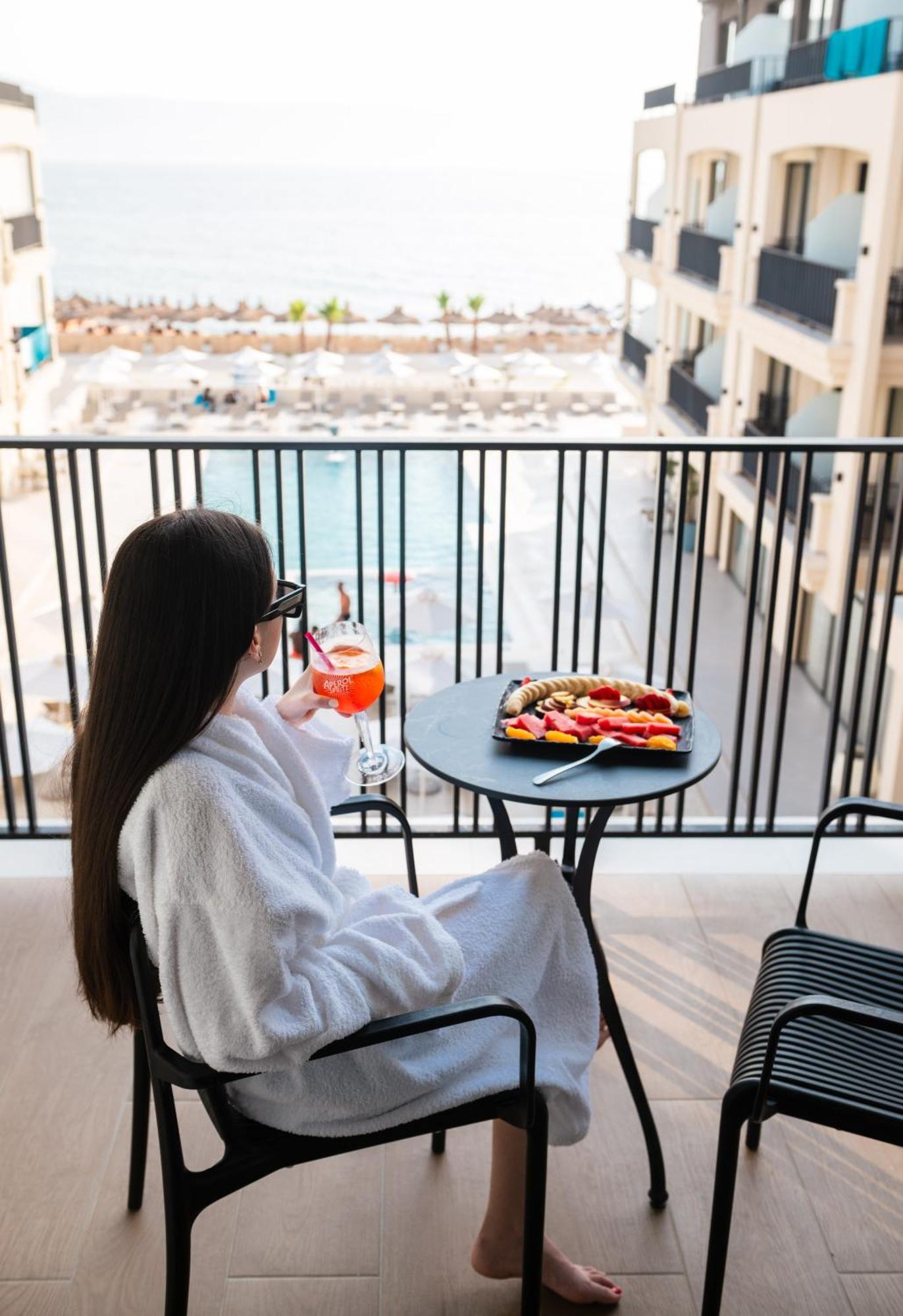 Jost Caravel Hotell Radhimë Exteriör bild