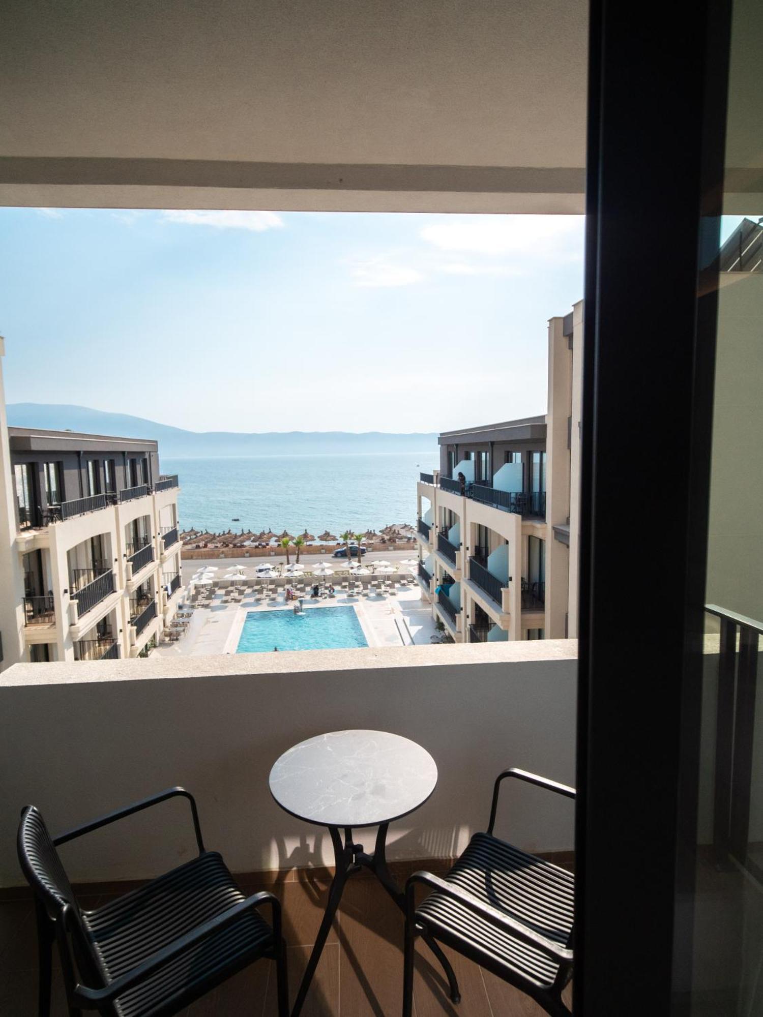 Jost Caravel Hotell Radhimë Exteriör bild