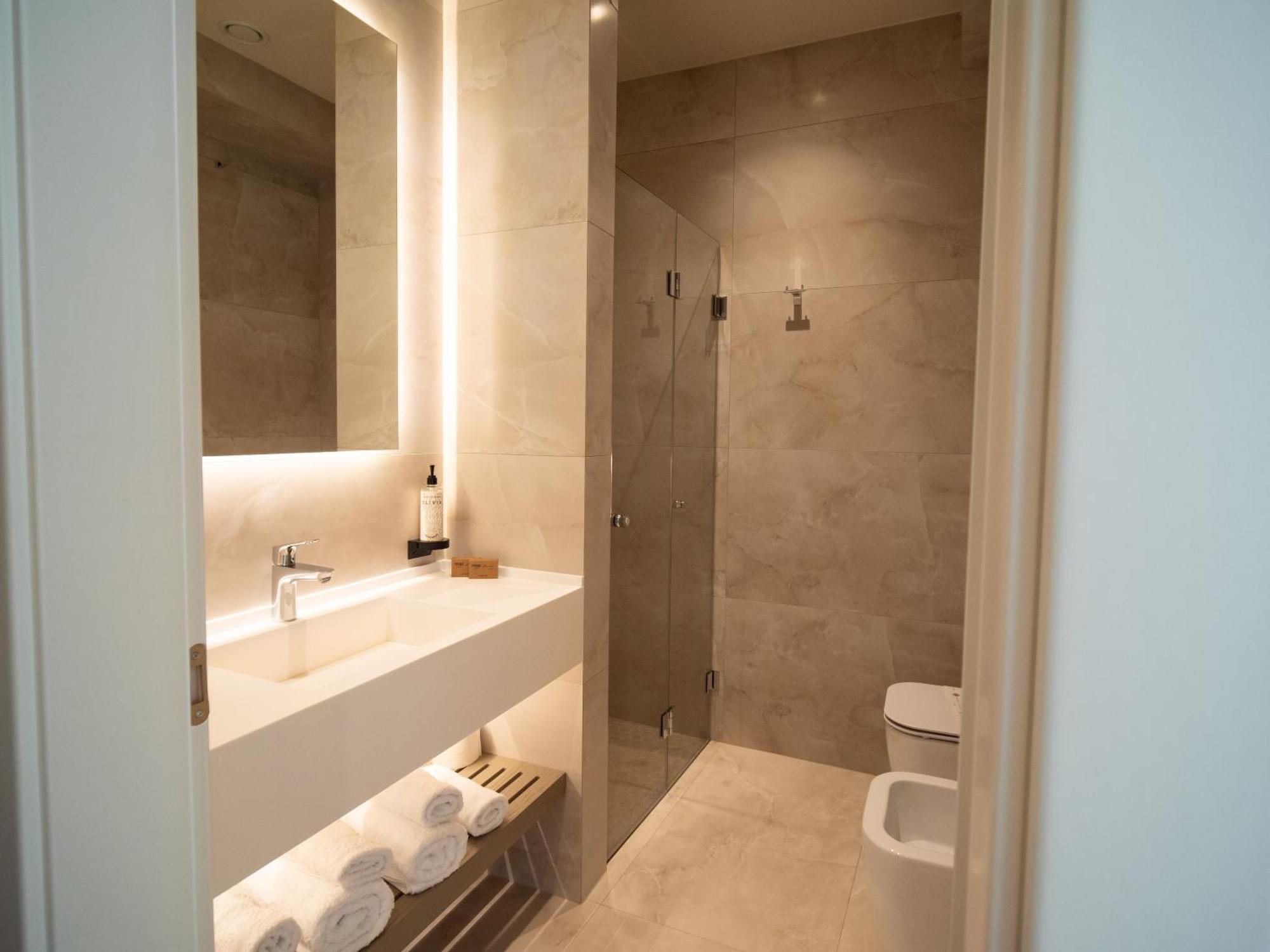 Jost Caravel Hotell Radhimë Exteriör bild