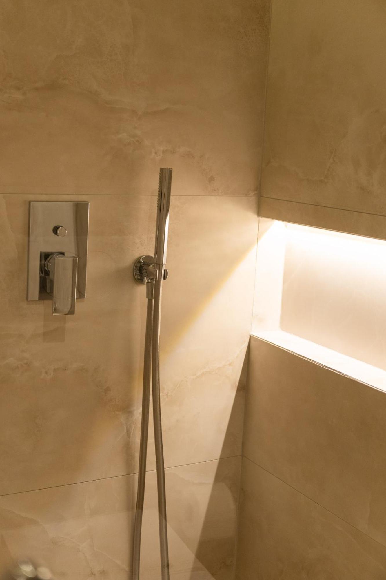 Jost Caravel Hotell Radhimë Exteriör bild