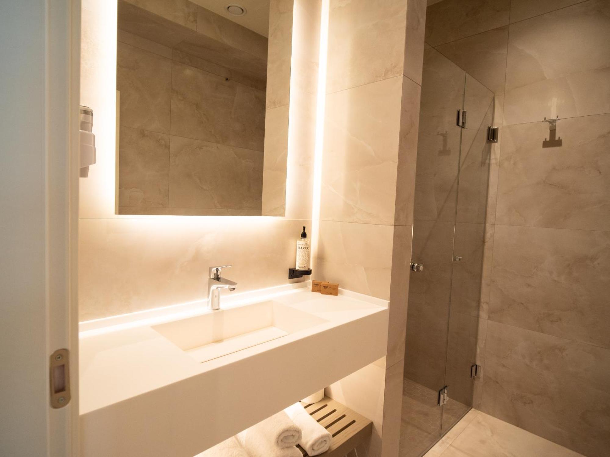Jost Caravel Hotell Radhimë Exteriör bild