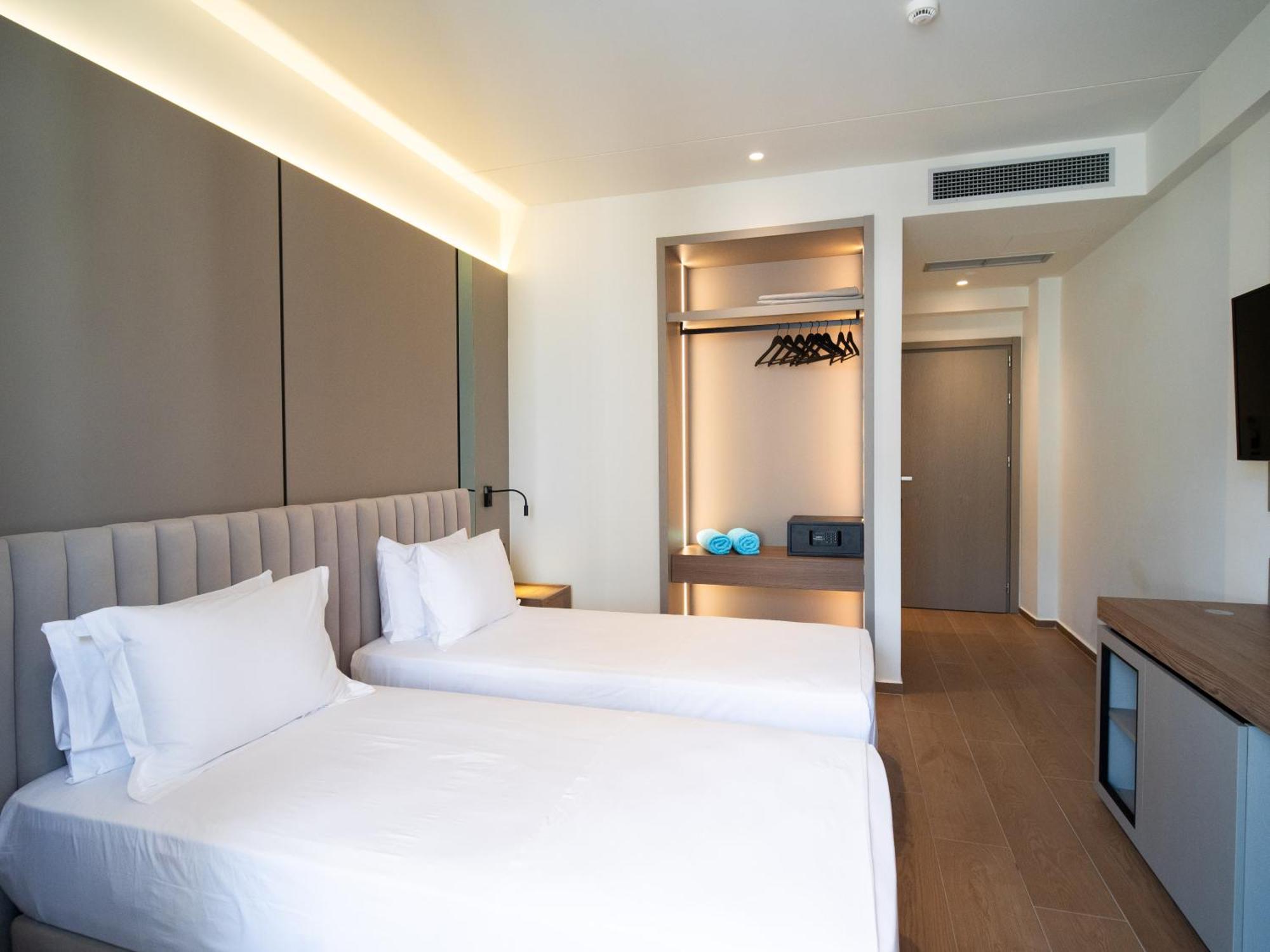 Jost Caravel Hotell Radhimë Exteriör bild